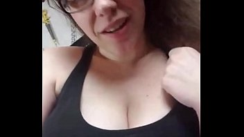 フェムドム胸の谷間セクスティングコンパイルs。垂直
