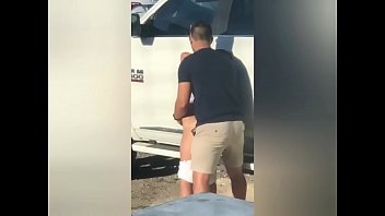 Попал в сеть. Гостоса заметили, когда он устроил бойфренду за машиной.