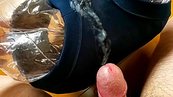 masturbation by rubbing the glans between the crotch of Buruma wearing the electric massage machine. Cowper's liquid overflows from penis, and semen leaks. Immediately after that, the big discharge which flies to the outside of the screen.