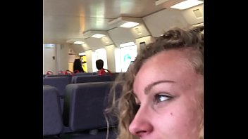 電車の中でエンジェルエミリー公開フェラとごっくん!!