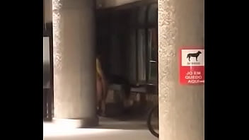 庁舎前での盗撮セックス（アンドラ）