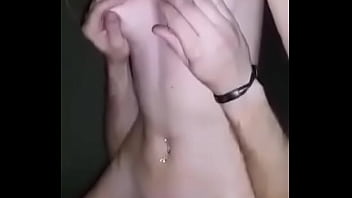 Я катаюсь на моем бойфренде с друзьями