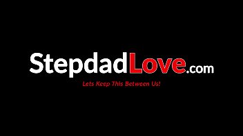 顔の前にstepdaddyによってラフに犯されたティーンジェーンワイルド