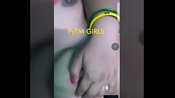 WhatsApppaytmでおっぱいの猫を見せているインドのデジおばさん
