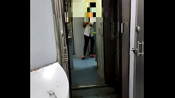 ゴア旅行中に電車の中でプリヤニルデリーcpl