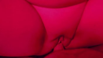 섹시한 중년 여성가 살아남 안경을 얻 엿 지 그 질내 사정에 red 조명 객실 좋은 가슴과 고양이