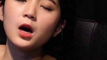 可愛い妹がエッチを見てオナニーしていたら弟にバレてしまった…