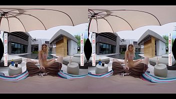 Naughty America - Хлоя Капри трахает тебя, пока твоих сестер нет дома