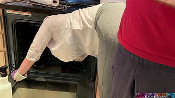 继母是角质和卡在烤箱