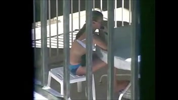隠しカメラの下着で公共の場で捕まったティーンタチアナ