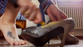 これらの靴の乱用のように見える準備はできましたか？ 彼らに押しつぶされたくない真実を教えてください