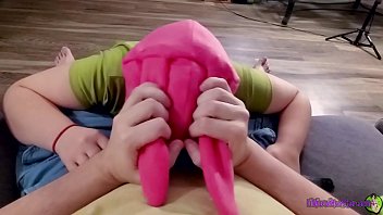 ルイーズとジーンはみんな大人になっていて、ジーンのゲーム時間をBJと犬と間違えて、役に立たない仲間を働かせようとしています。