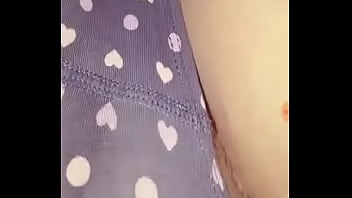 彼らが昨夜私に投げたミルクを脱ぐ