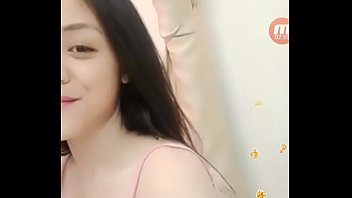 Bigo Live, выскальзывание сосков девушки из Вьетнама