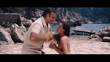 ダイヤモンドは永遠です：セクシーなニップGIF
