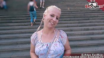 ドイツの普通の女の子は、たるんだおっぱいでブラインドデートのエロコムデートをしていて、けん引されて犯されます