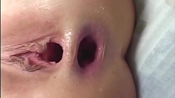 彼女は彼に彼女のおっぱい、彼女のお尻を見せ、そして彼は彼女のおまんこを取り、それは非常に暖かくなります-そして彼女の腸のすべても...そして彼女は妊娠したくないので顔に何かをロードします...