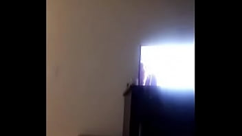 私は私の素敵な大きなおっぱいとお尻で遊んでいます