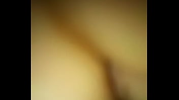 太ったお尻の黒檀はスローモーションで鳴子を投げます