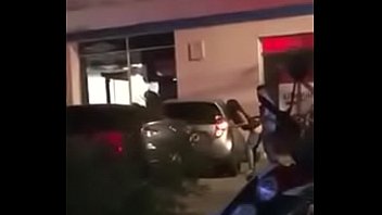 我慢できず通りでハメる