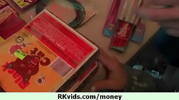 女の子は借金を返済する必要があります16