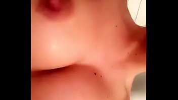 Брюнетка с горячей грудью принимает душ и трогает свою киску Snap: женское доминирование в Telegram iadwika