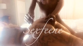 sexfeeneは彼女の大きな黒いお尻のマッサージを受けます