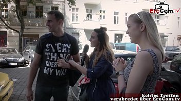 記者は本物のセックスミーティングのために路上で男女を探しています