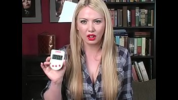 Угрожает целомудрием. Lexi Sindel инструкции по дрочке
