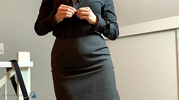 パーソナルアシスタントは彼女の最初のお尻のオーガズム、ビジネスビッチで肛門性交を終了します
