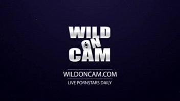 Big Tit MILF Sovereignは親密になり、実写で深くセックスされます