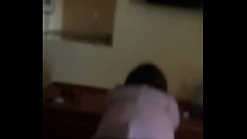 彼が仕事をしている間に私の隣人の妻とセックスする