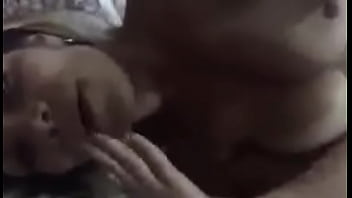 彼はもはや3つのペニスを持っているという衝動に耐えることができません