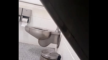 ラティーナ隠しカメラ放尿盗撮
