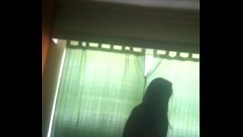 叔母は売春婦にお金を払って私を撮影させてくれるので、彼女は25年の結婚の後に甥が彼女の猫を手に入れているかどうかを見ることができました