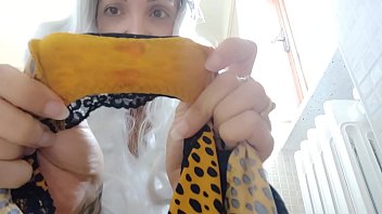 デナーリスはますますエーテルのように見えるが、剣の玉座でさえおなら
