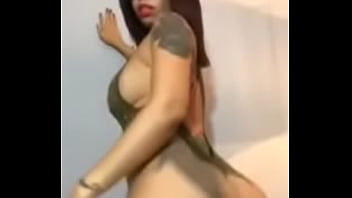 Kathy Conk татуированная брюнетка