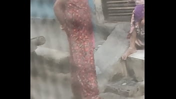 Spy bhabi itching and rubbing her ass publicly