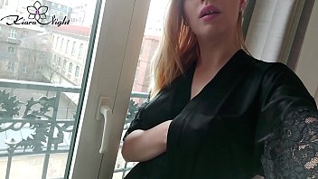 贝贝发送视频消息的爱人从巴黎和手淫猫