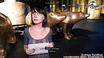 ドイツ人 が路上でセックスミーティングをベルリンで行う