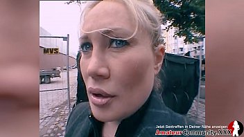 階段吹き抜けフェラとホット熟女セックス