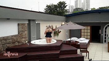妻子被安全摄像机抓到与情人他妈的