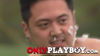 これらのいたずらなスウィンガーベイビーは、夫の前でオーラルセックスをしています。