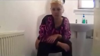 トイレでうんちをするJamieTの編集