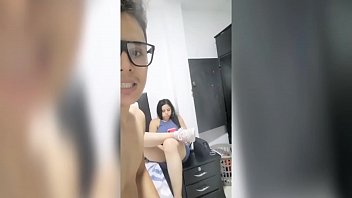 私のパートナーはいつも私に彼女を家に連れて行くように頼みます.彼女は夫と喧嘩をしてお金が必要だと私に言いました.