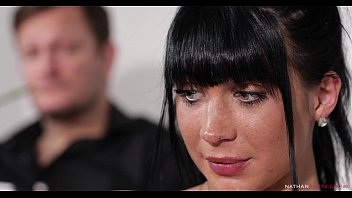 ホットポルノスターヴァレンティーナリッチはセックス中毒者であり、巨根と精液の彼女の修正が必要です