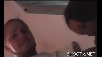 魅惑的なターニャは女の世界を探検します