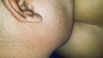 隣人のスージーのお尻を一人で食べると、学校を卒業してからはお尻の味がとても美味しいです。