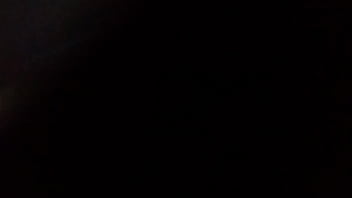 男性の顔面騎乗ハメ撮り
