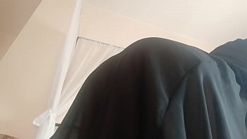 おばさん、口を閉じてげっぷをしてください！隣人があなたの声を聞くでしょう！